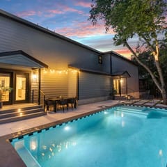 Designer Duplex | Pool, Fire Pit, Near UT Football