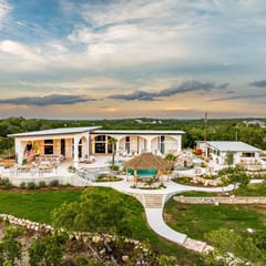 Sleeps 45 - Luxe Resort, Pool, HUGE Game Room, Bar