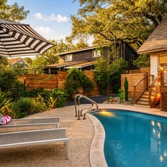 Bachelorette Fave + Pool | 2 Miles to Downtown