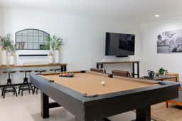 Sleeps 20 | Pool, Game Room | Luxury Fall Retreat - Image 2