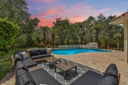 Sleeps 19 | Pool, Game Room | Luxe Fall Retreat - Image 2
