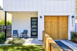 Sleeps 15 | Group Retreat Near UT Football + DT - Image 2