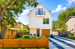 Sleeps 15 | Group Retreat Near UT Football + DT - Image 3