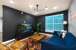 Walkable 2BR Suite + Rooftop Retreat | East Austin - Image 4