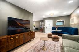 Walkable 2BR Suite + Rooftop Retreat | East Austin - Image 4
