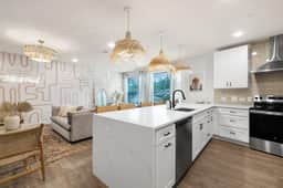 Walkable 2BR Suite + Rooftop Retreat | East Austin - Image 5