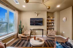 Walkable 2BR Suite + Rooftop Retreat | East Austin - Image 5