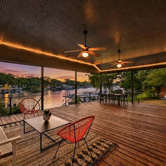 Sleeps 22 | Party Barn, Pickleball, Dock, Lake LBJ - Image 1