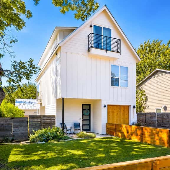 Sleeps 15 | Group Retreat Near UT Football + DT - Image 1