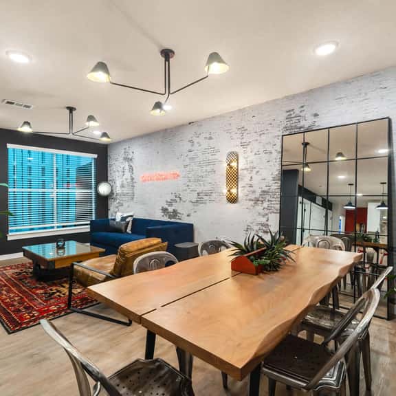 Walkable 2BR Suite + Rooftop Retreat | East Austin - Image 1