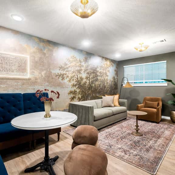Walkable 2BR Suite + Rooftop Retreat | East Austin - Image 1