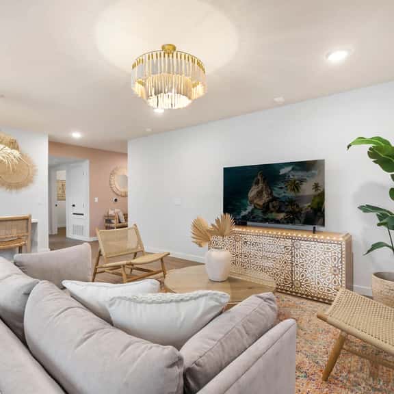Walkable 2BR Suite + Rooftop Retreat | East Austin - Image 1