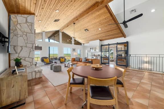 Lake Travis Estate | Community Pool + Pickleball - Image 2