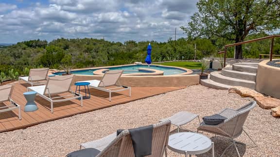 Pool, Hot Tub, Putting Green | 8 Acre Fall Retreat - Image 5