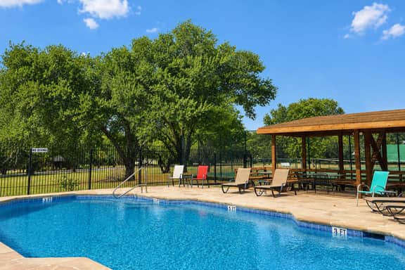 Lake Travis Estate | Community Pool + Pickleball - Image 4
