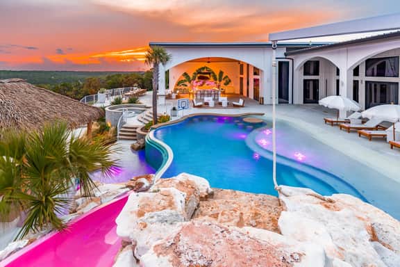 Sleeps 45 - Luxe Resort, Pool, HUGE Game Room, Bar - Image 3