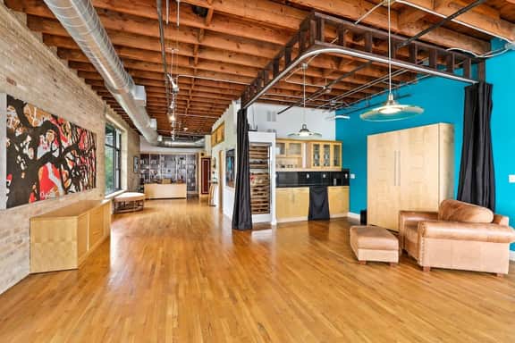 Private Rooftop | Downtown Condo, Walk Anywhere! - Image 4