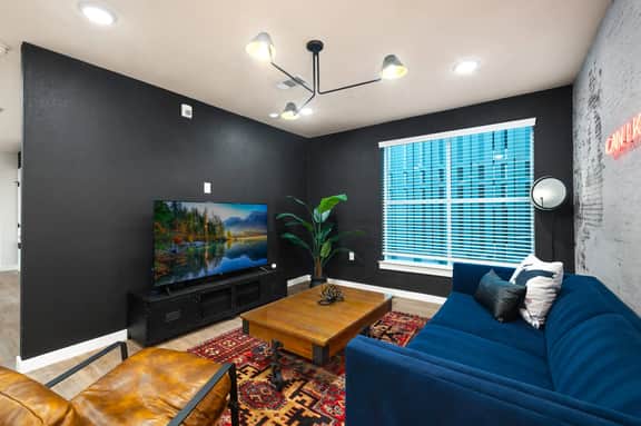 Walkable 2BR Suite + Rooftop Retreat | East Austin - Image 4