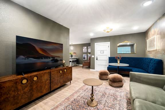 Walkable 2BR Suite + Rooftop Retreat | East Austin - Image 4