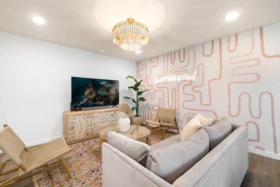 Walkable 2BR Suite + Rooftop Retreat | East Austin - Image 3