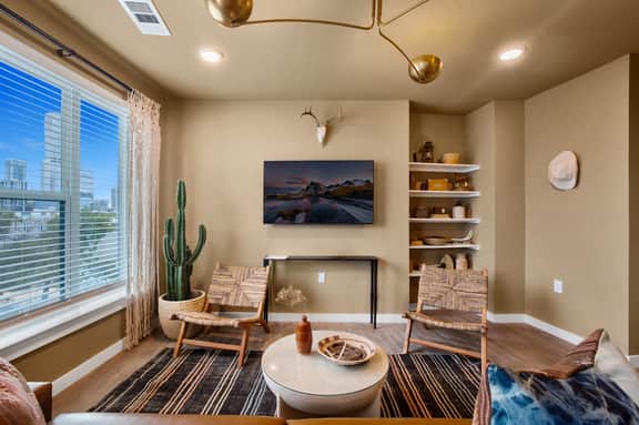Walkable 2BR Suite + Rooftop Retreat | East Austin - Image 5