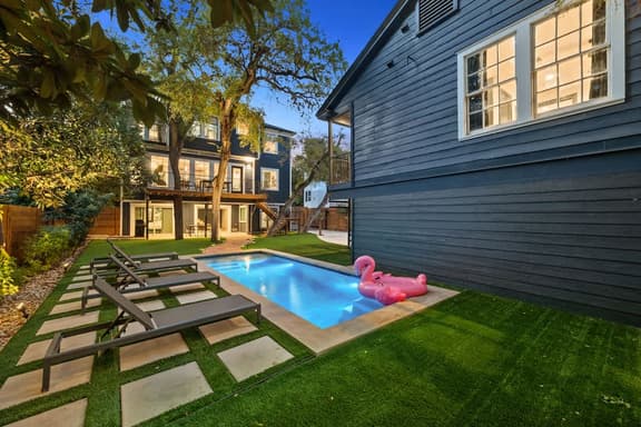 Sleeps 20 | Near UT Football, Pool, Historic Home - Image 1