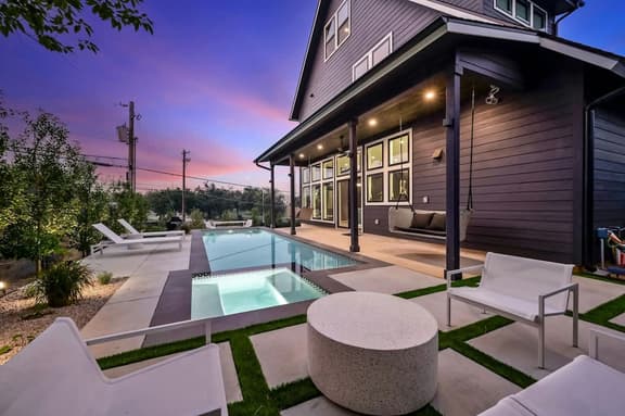 Pool, Lounge, Bar, Near UT Football | East Austin - Image 1
