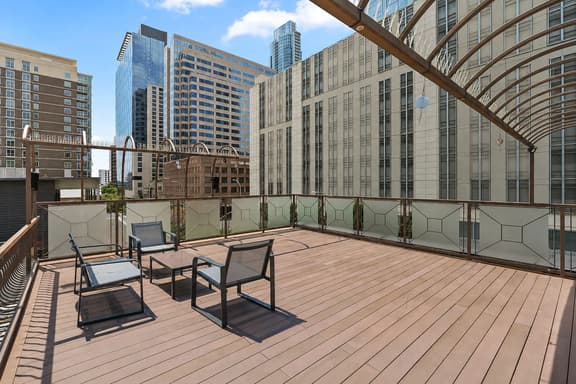Private Rooftop | Downtown Condo, Walk Anywhere! - Image 1